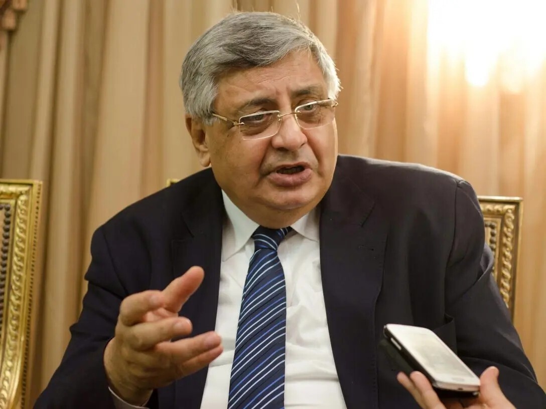 "مصر في حالة تأهب دائم".. مستشار السيسي يتحدث عن متحور جديد لفيروس قديم
