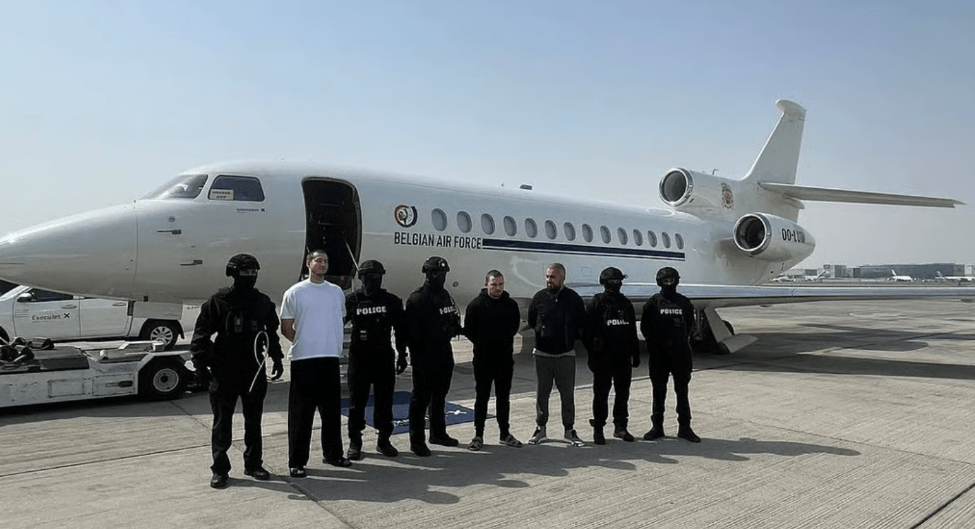 شرطة دبي تسلم ثلاثة مطلوبين دوليا إلى بلجيكا بتهم تتعلق بالجريمة المنظمة
