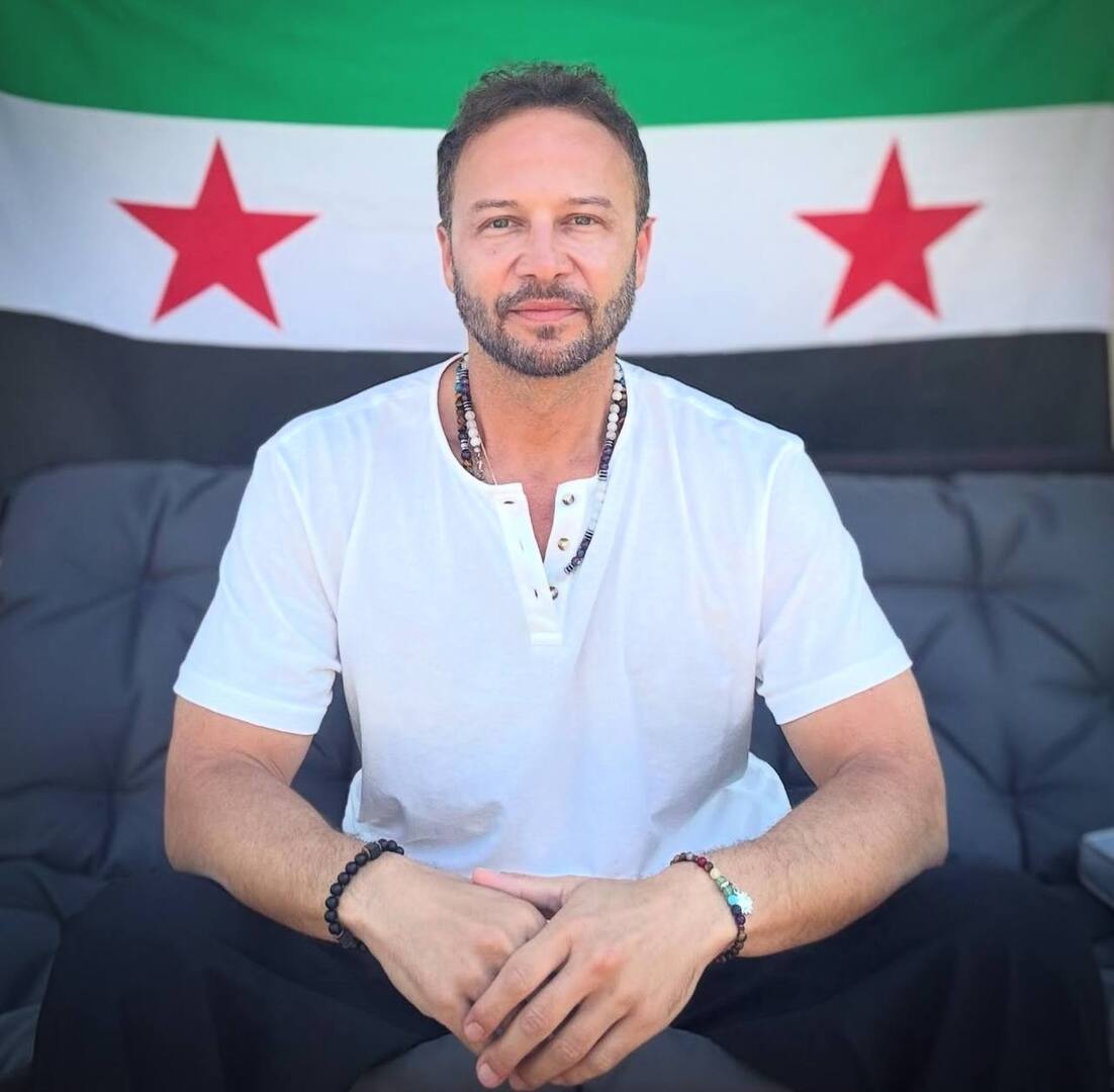 الممثل مكسيم خليل في رسالة تضامنية.. "قلبي مع سوريا وأهلنا في السويداء" (صورة)