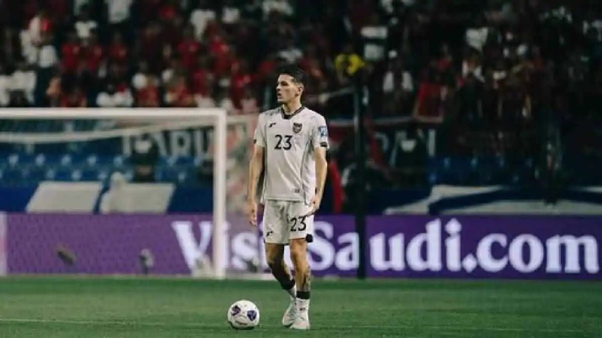 لاعب إندونيسيي يسخر من المنتخب السعودي قبل لقائه ضمن الملحق الآسيوي بصورة مثيرة