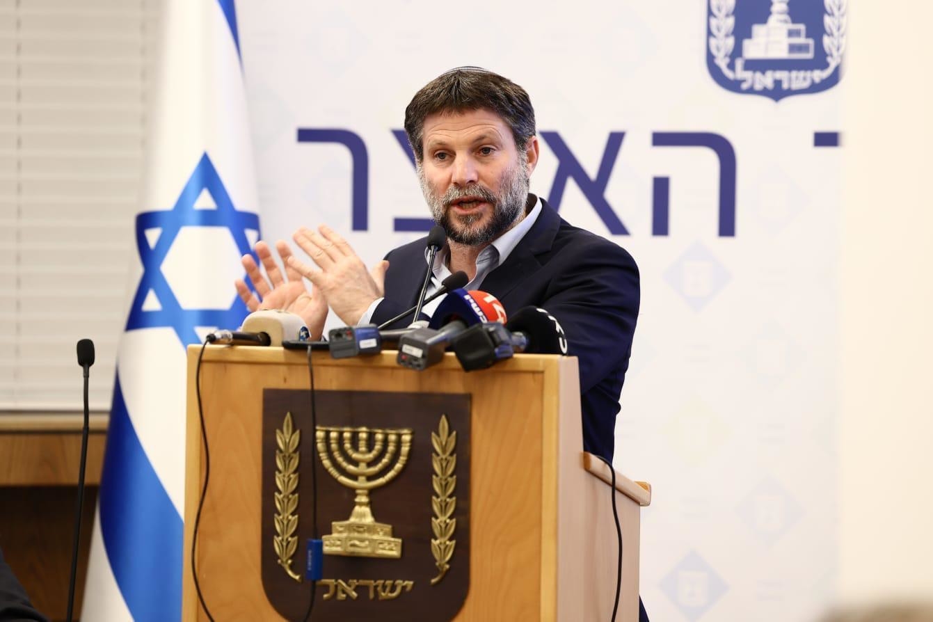 سموتريتش لنتنياهو: انتهت مراسم التفاوض المهينة مع الإرهابيين
