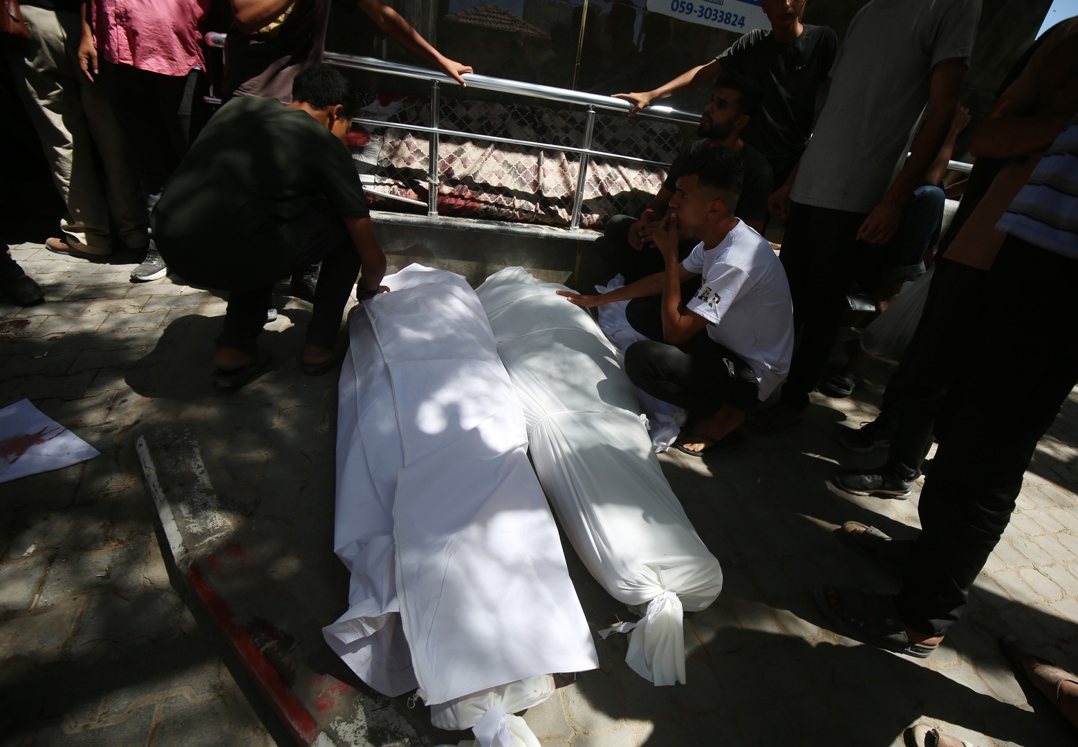 مجزرة جديدة بقصف مسيرة إسرائيلية خيمة تؤوي نازحين في جنوب غزة
