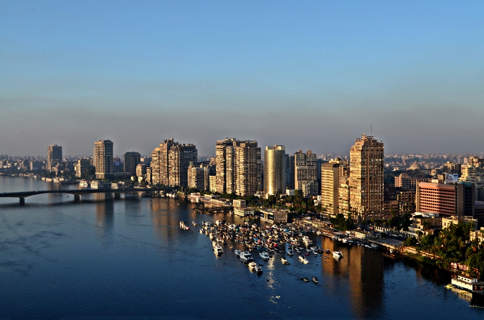 مصر.. أزمة كهرباء ومياه تضرب عدة مناطق في الجيزة