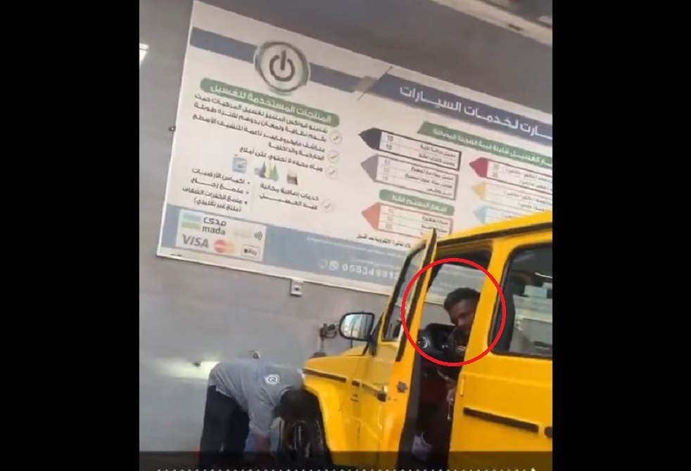 علي البليهي يرد على سؤال محرج طرحه مشجع (فيديو)