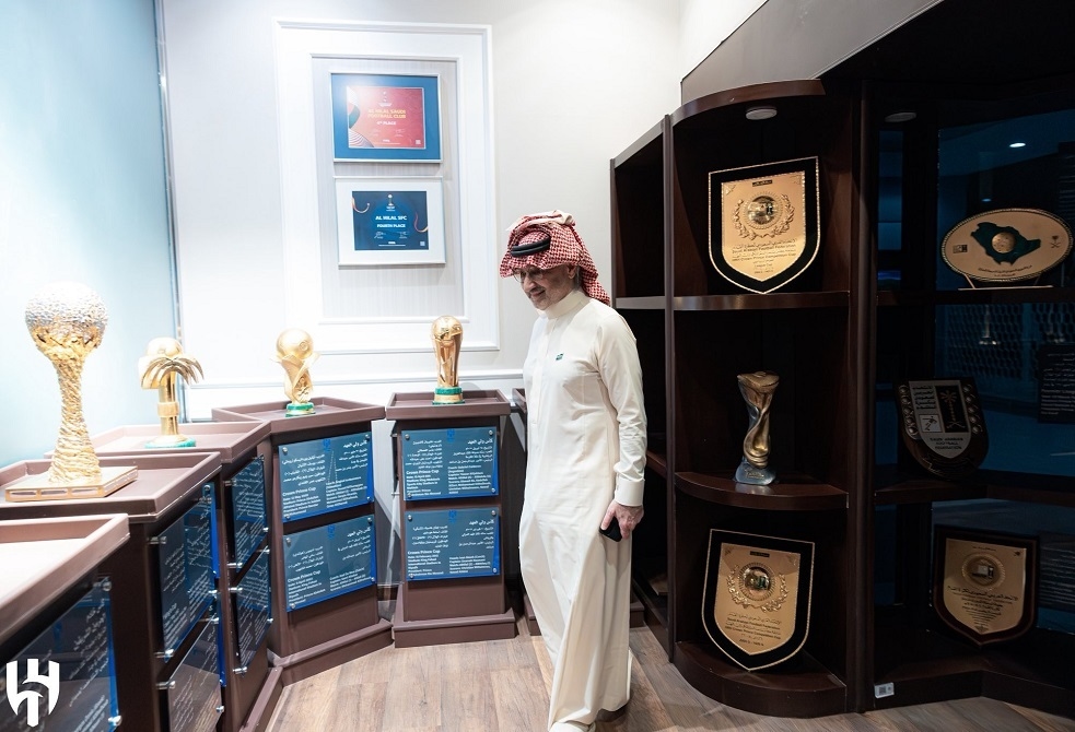 الوليد بن طلال يعلق على رحيل فهد بن نافل عن رئاسة الهلال
