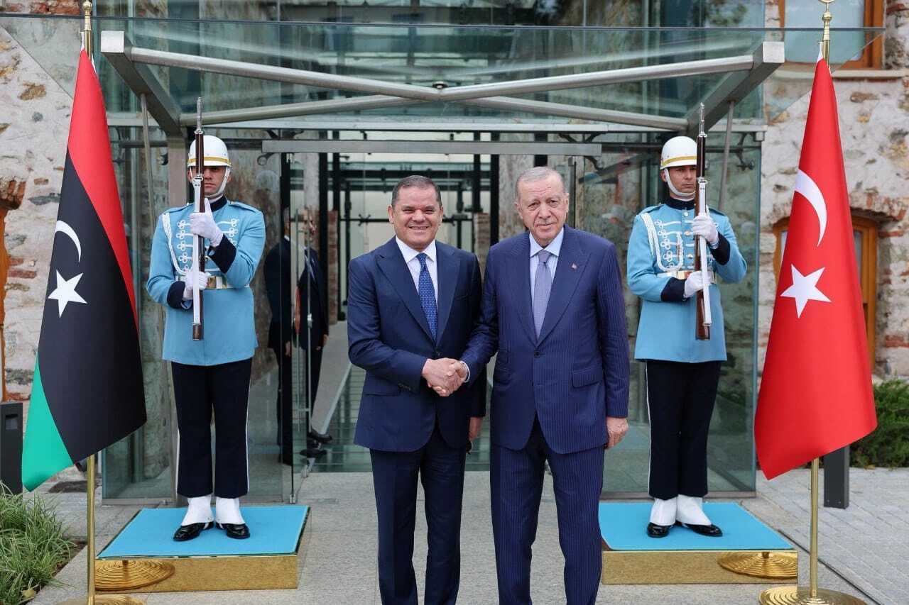 في قمة إسطنبول.. الدبيبة يؤكد استعادة ليبيا لدورها الإقليمي ويقترح اجتماعا رباعيا مع قطر