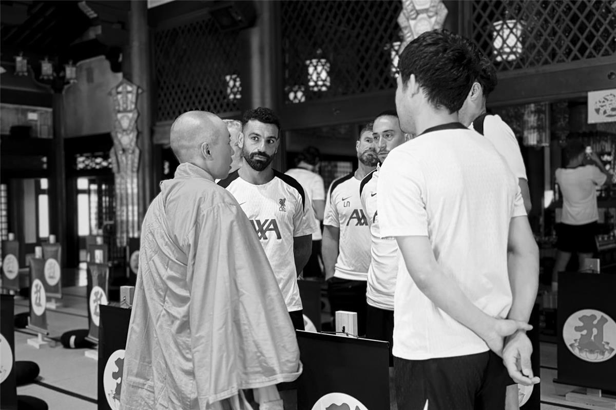 بعد الجدل الكبير.. أول تعليق من محمد صلاح على زيارة معبد إيكوين البوذي (صورة)
