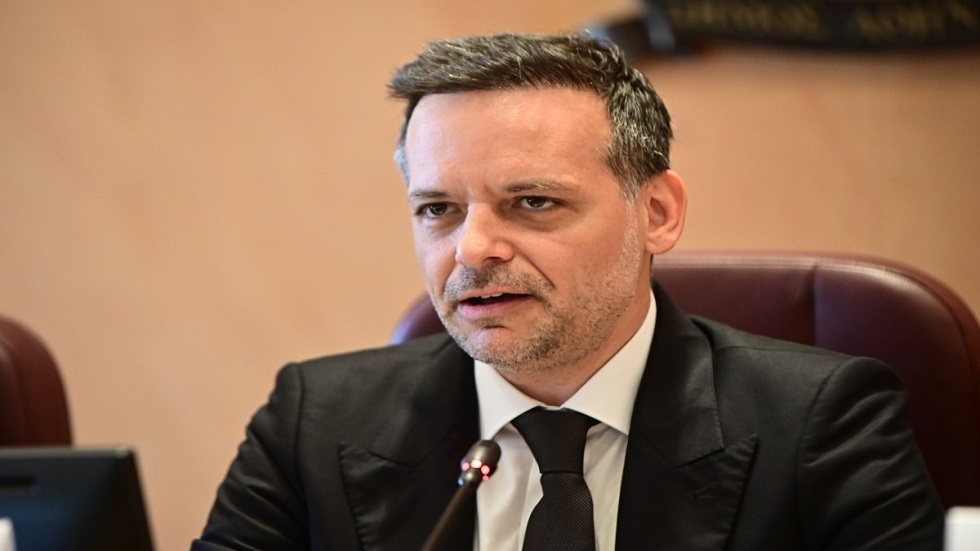 رئيس بلدية أثينا يرد بسخط على سفير إسرائيل