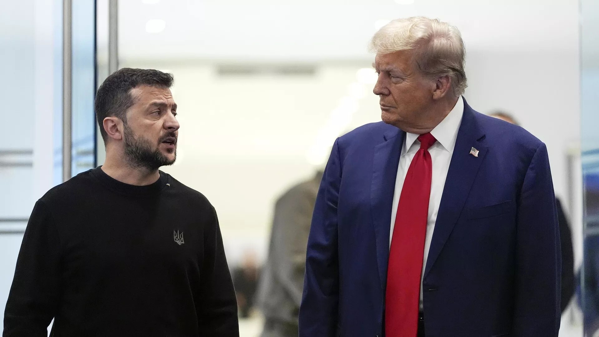 زيلينسكي: ناقشت مع ترامب العقوبات المفروضة ضد روسيا واتفاقا محتملا لإنتاج المسيرات