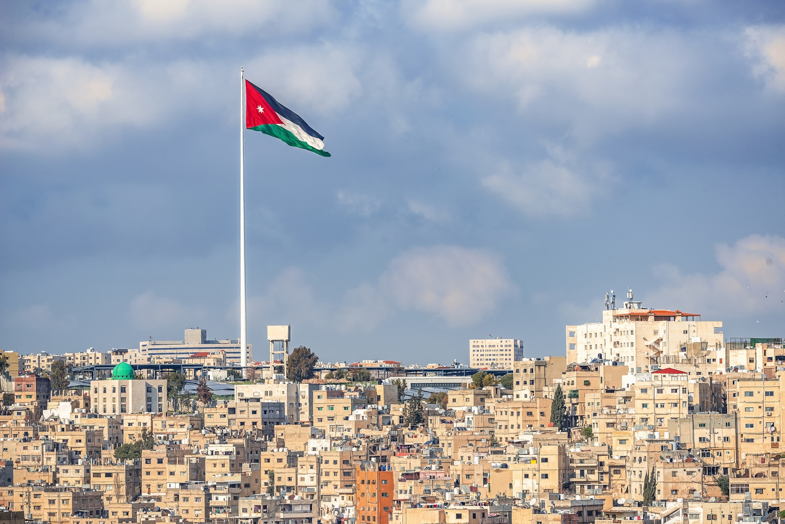 الأردن.. التعديل الوزاري الأول في حكومة جعفر حسان