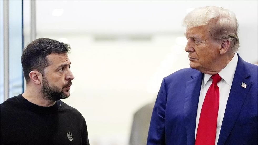 "أكسيوس": قد يجري ترامب اتصالا هاتفيا مع زيلينسكي بعد لقاء بوتين وويتكوف