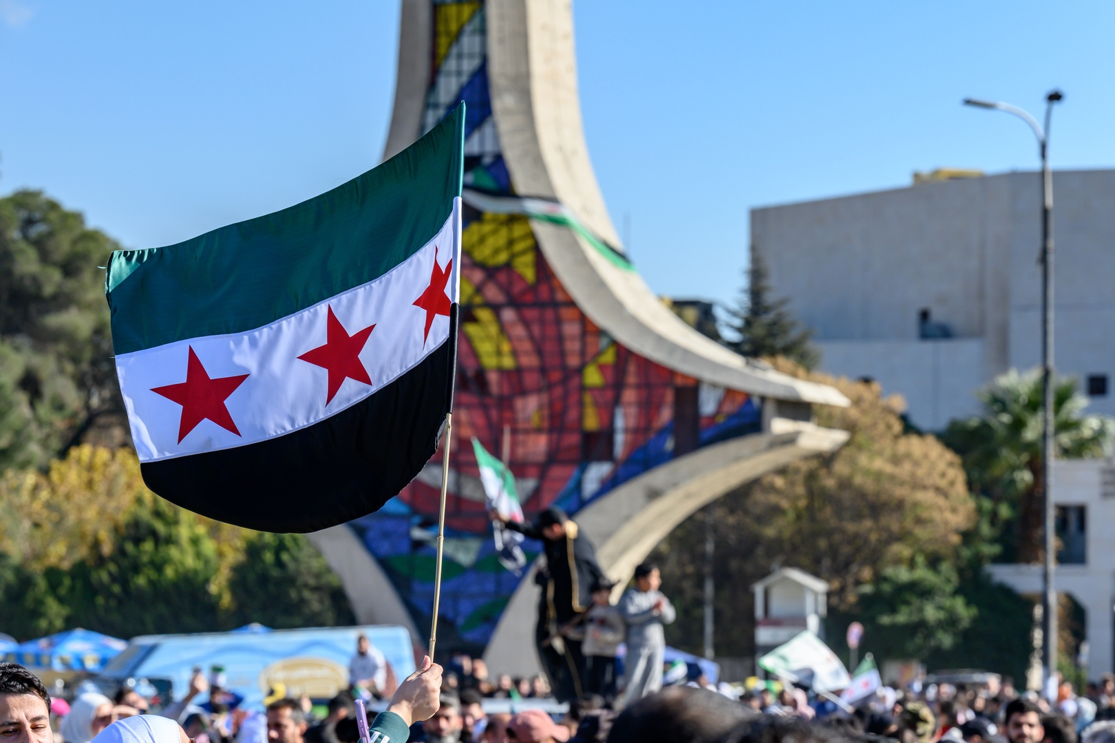 سوريا.. مسؤول كبير يكشف تفاصيل عن مشروع "أبراج دمشق"