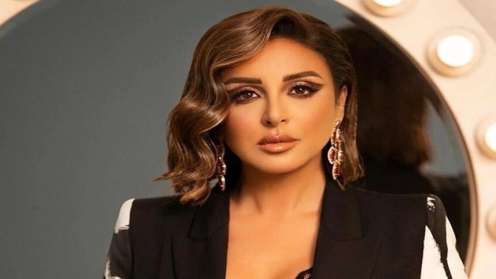 أنغام تخضع لعملية جراحية خطيرة وإعلامي مصري يطلب الدعاء لها