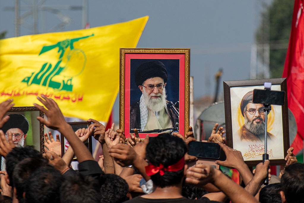 قائد في "فيلق القدس" الإيراني: سلاح المقاومة في لبنان خط أحمر ولن ينزع أبدا