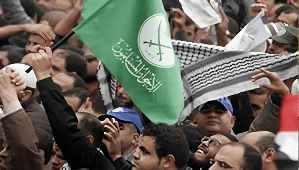 إعلامي شهير يكشف عن مخطط بـ 1.25 مليار دولار لإسقاط مصر