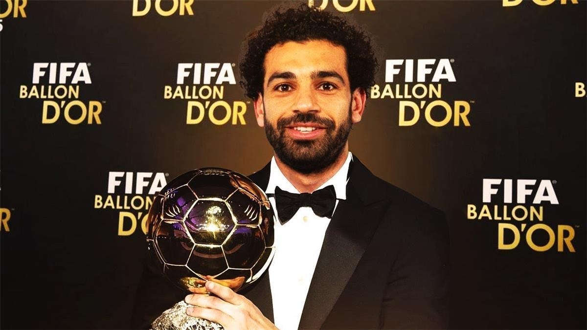 "ذا أتلتيك" تسأل عن حظوظ محمد صلاح للفوز بالكرة الذهبية
