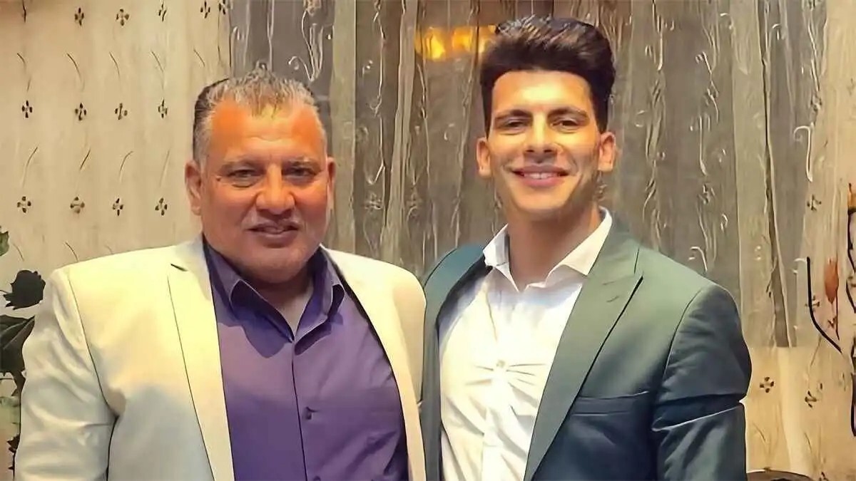 والد "زيزو" يرد على جمهور الزمالك بعد الهجوم على نجله وزوجته (صورة)