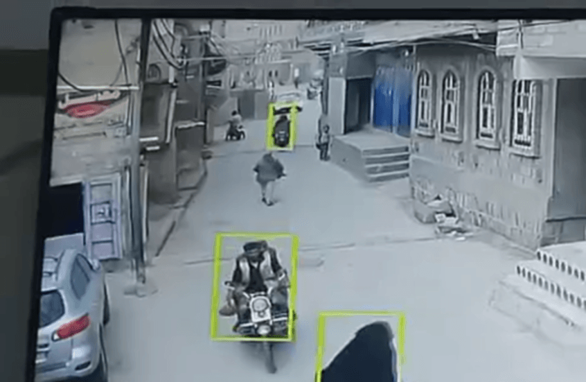 اليمن.. طفل شجاع ينقذ شقيقته من محاولة اختطاف في محافظة ذمار شمال البلاد (فيديو)