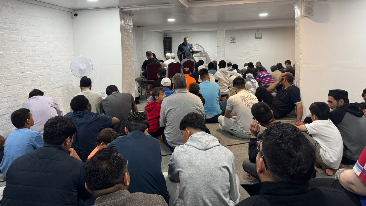 بريطانيا تعتقل مراهقا عمره 16 عاما خطط لهجوم إرهابي في مسجد