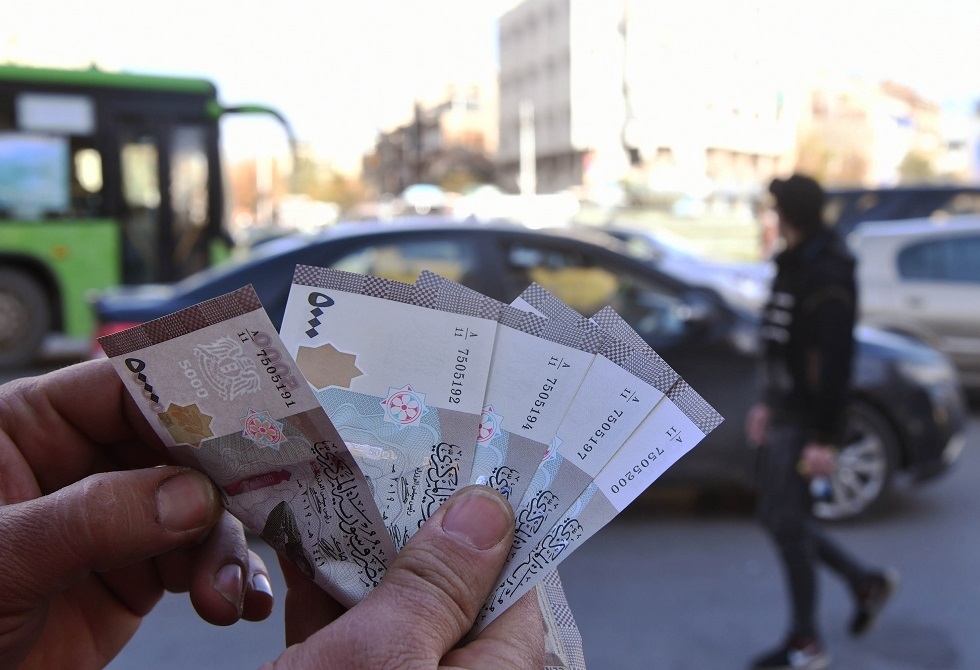 حاكم مصرف سوريا المركزي يلغي كافة القيود المفروضة على نقل الأموال بين المحافظات