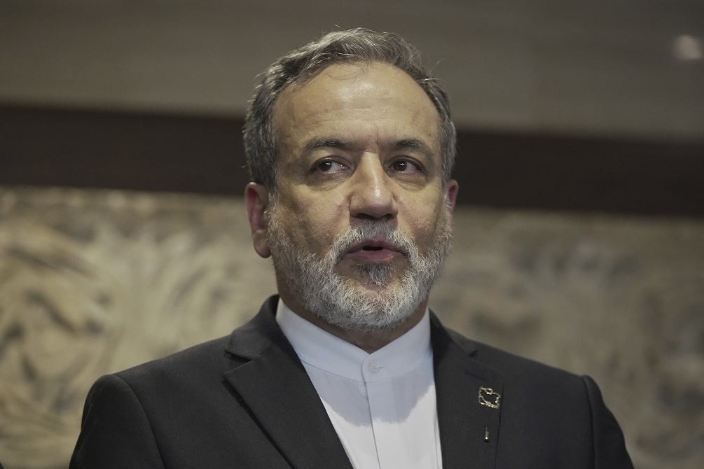 عراقجي: ينبغي تصنيف العقوبات الغربية كجريمة ضد الإنسانية