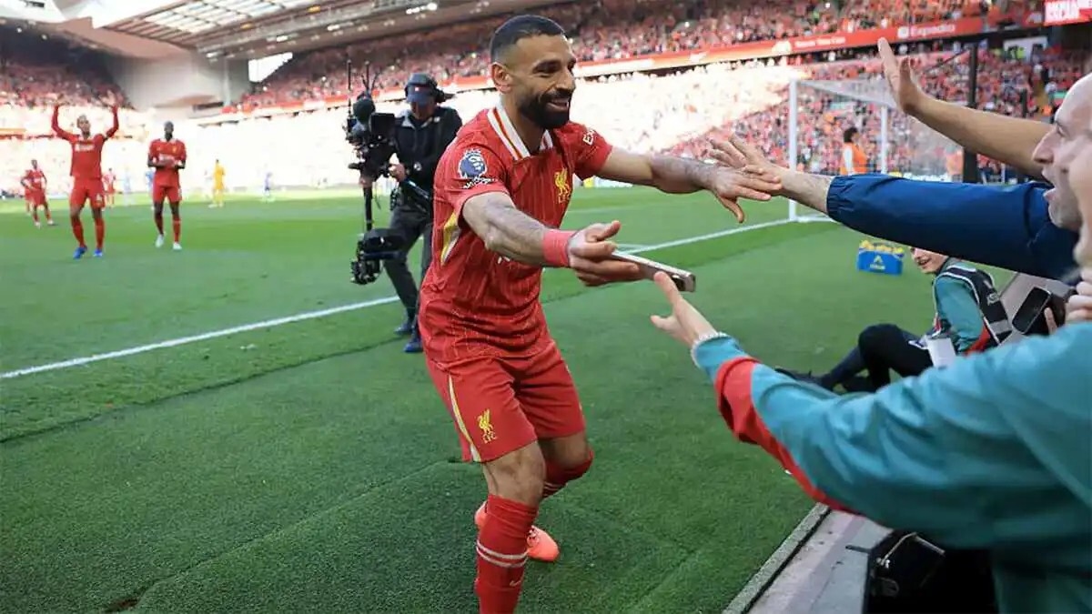 "جعلتنا نضحك".. محمد صلاح يودع نجم الهلال السعودي الجديد  (صورة)