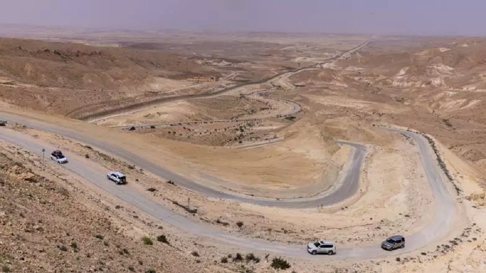 إسرائيل تعيد فتح أهم الطرق على الحدود المصرية