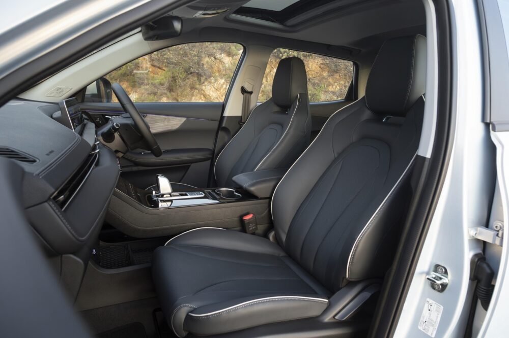 The Chery Tiggo Cross is basically a Tiggo 4 Pro — but on steroids