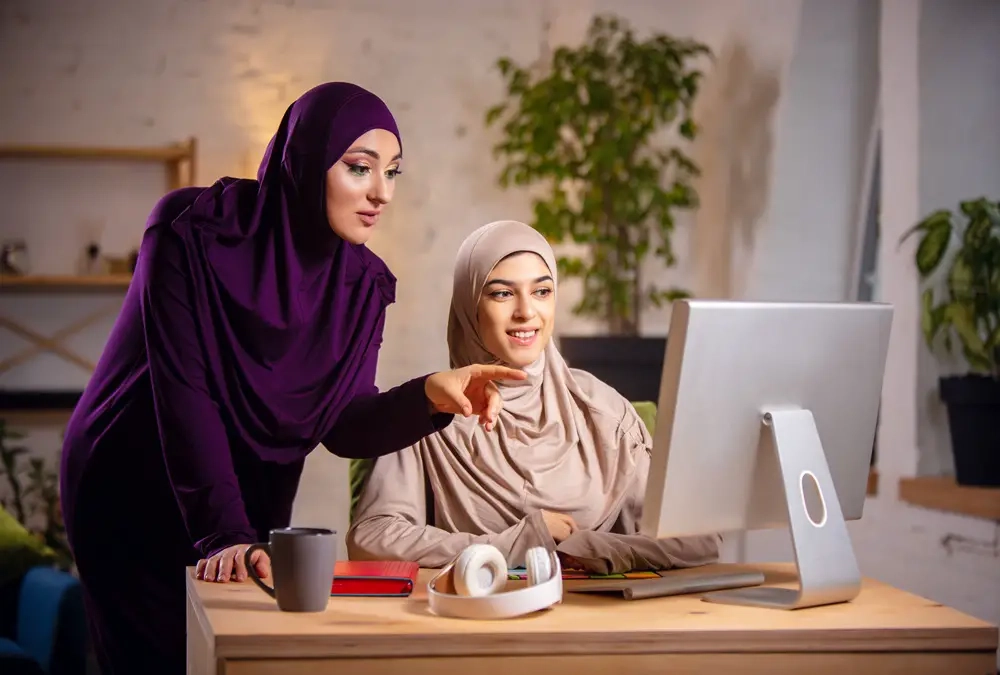 متجر إلكتروني للعبايات والملابس الرمضانية.. استثمار موسمي
