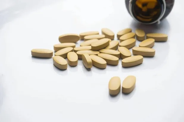 فيتامين «B 12»… سبع علامات تدل على نقصه وطرق العلاج
