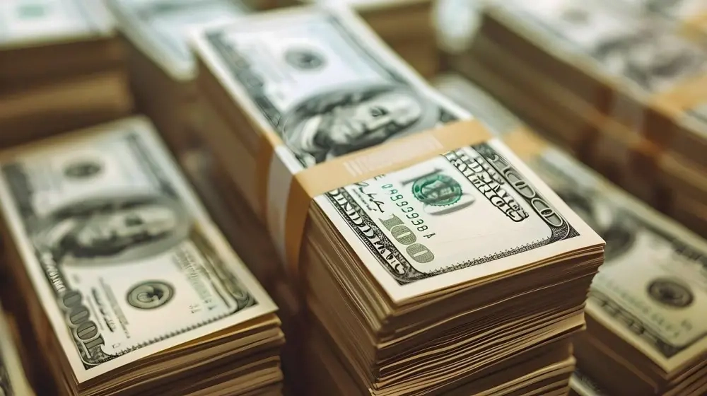 ديف رامزي: استثمار 100 دولار شهرياً يكفي كي تتقاعد مليونيراً