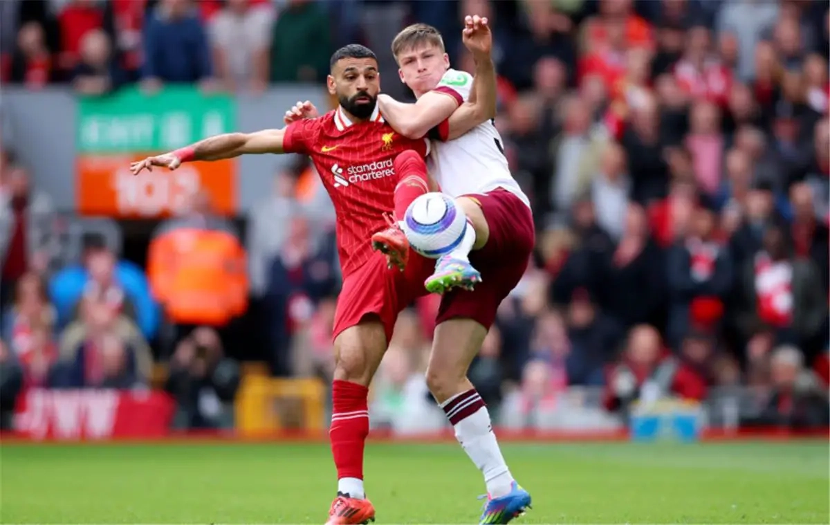 الأفضل في العالم.. جراهام بوتر: لاعب وست هام تلقى درسًا رائعًا أمام محمد صلاح