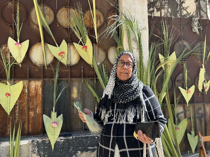 أحد الشعانين.. عندما يجمع سعف النخيل قلوب المصريين على المحبة
