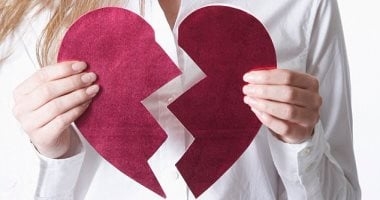 وفاة زوجة نضال الشافعي بعد والدتها بأيام.. كيف يؤثر الحزن على نفسيتك