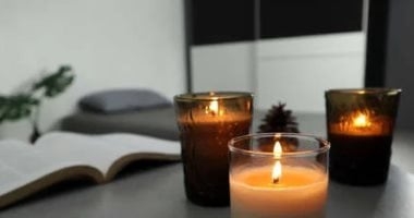 الشموع المعطرة خطر فى منزلك.. اعرف مخاطرها الصحية