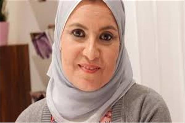أزمة علبة الحلويات.. #هبة_قطب وسائق للنقل الذكي في مرمى الانتقادات