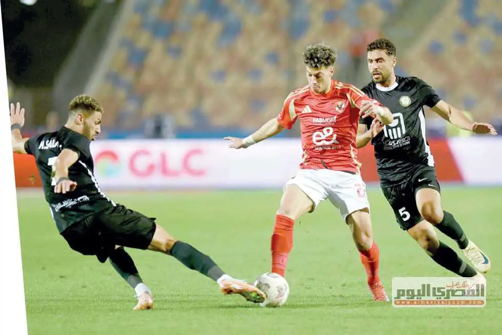 «أكبر من 300 مليون بكتير».. سيف زاهر يكشف وصول عرض تاريخي لنجم الأهلي