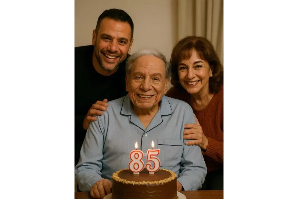 «شعر أبيض وملابس منزلية».. هل احتفل الزعيم عادل إمام بعيد ميلاده ال85؟