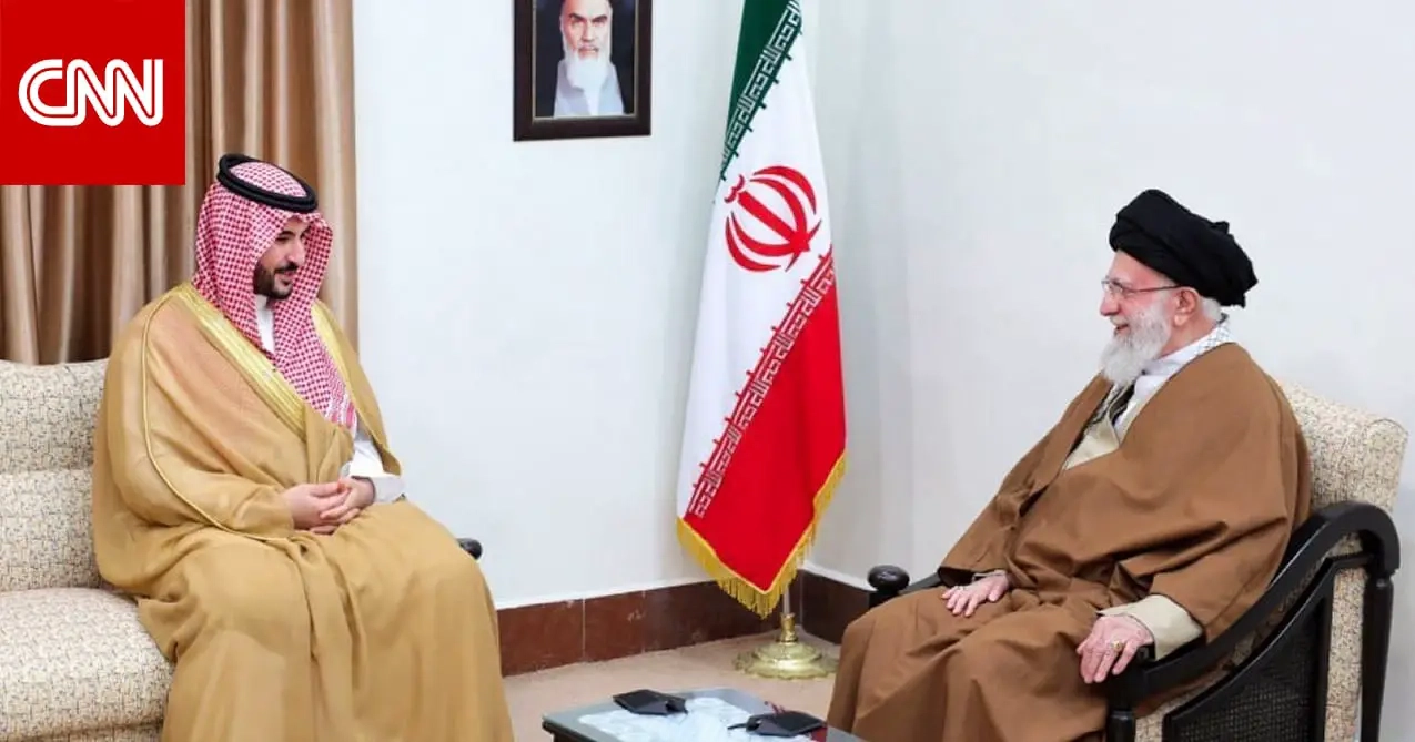 فيديو يزعم 'اعتذار خالد بن سلمان' لخامنئي خلال زيارته إلى إيران.. ما حقيقته؟