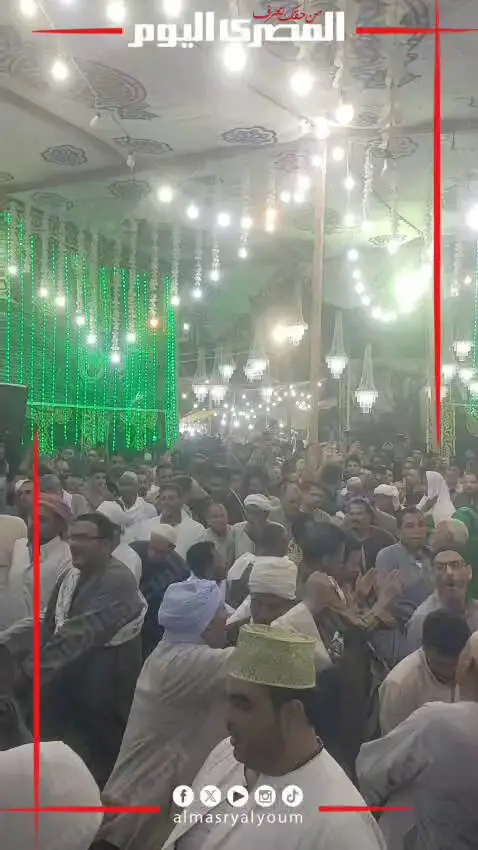 حضرة صوفية.. آلآف المريدين يحيون الليلة الختامية لمولد محمد المغازي في كفر الدوار. تصوير: هند فاروق