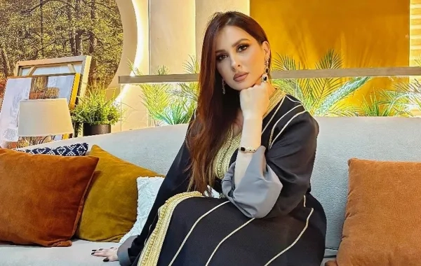بين القفطان والعباية.. اكتشفي إطلالات رمضانية ساحرة للنجمات
