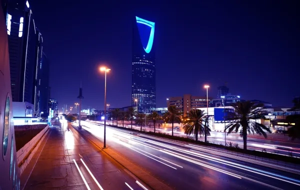 السياحة في السعودية: شارع التحلية بالرياض وجهة ترفيهية مميزة