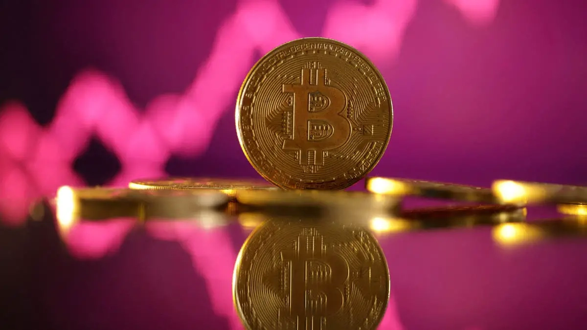 'أبوظبي السيادي' يستثمر 455 مليون دولار في صندوق بيتكوين ل'بلاك روك'
