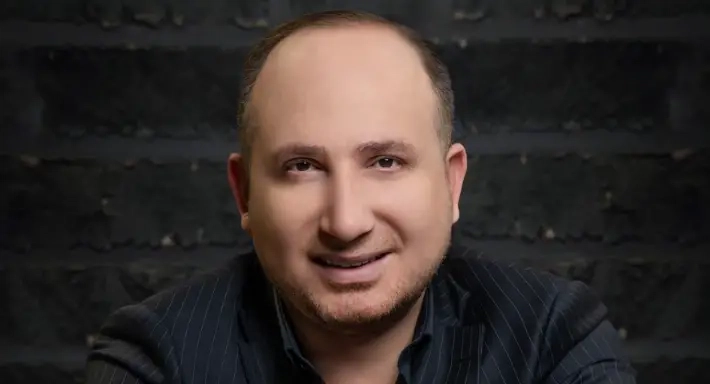 يعد أرقامه القياسية ..هل يتم تكريم الموسيقار العالمي هلكوت زاهير بjoy award ؟!