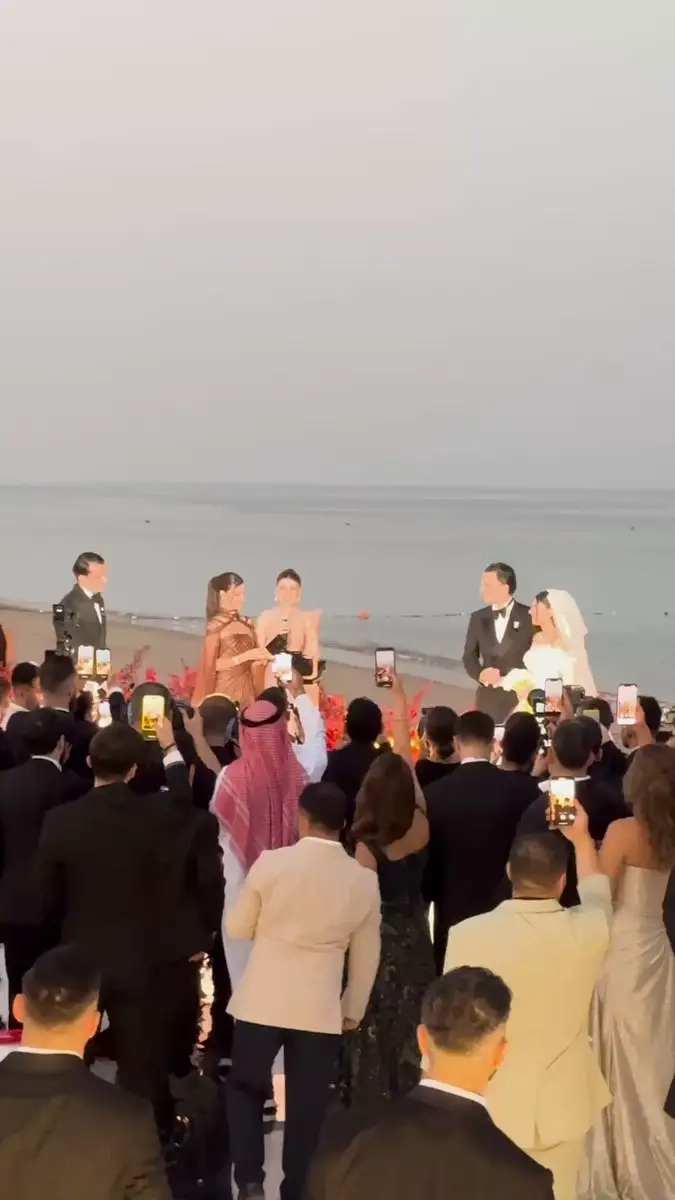 'رامي: عطيناك أغلى شي بحياتنا دير بالك عليها. لحظات مؤثرة في كلمة سيدرا و شيرين بيوتي في زفاف نارين