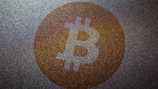 كيف يوازن الاحتياطي الاستراتيجي الأميركي بين هيمنة العملات المشفرة والدولار ولماذا يقلق بعض الخبراء؟