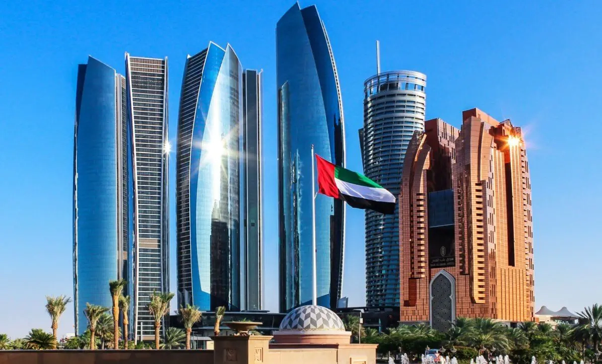 كيف نجحت الإمارات في بناء بيئة حاضنة للشركات الناشئة؟