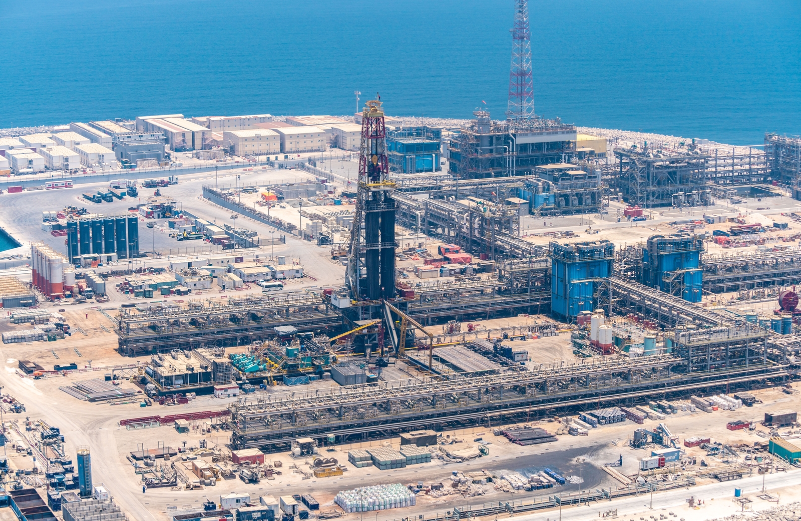 نمو أرباح أدنوك للحفر الإماراتية 24% إلى 341 مليون دولار في الربع الأول