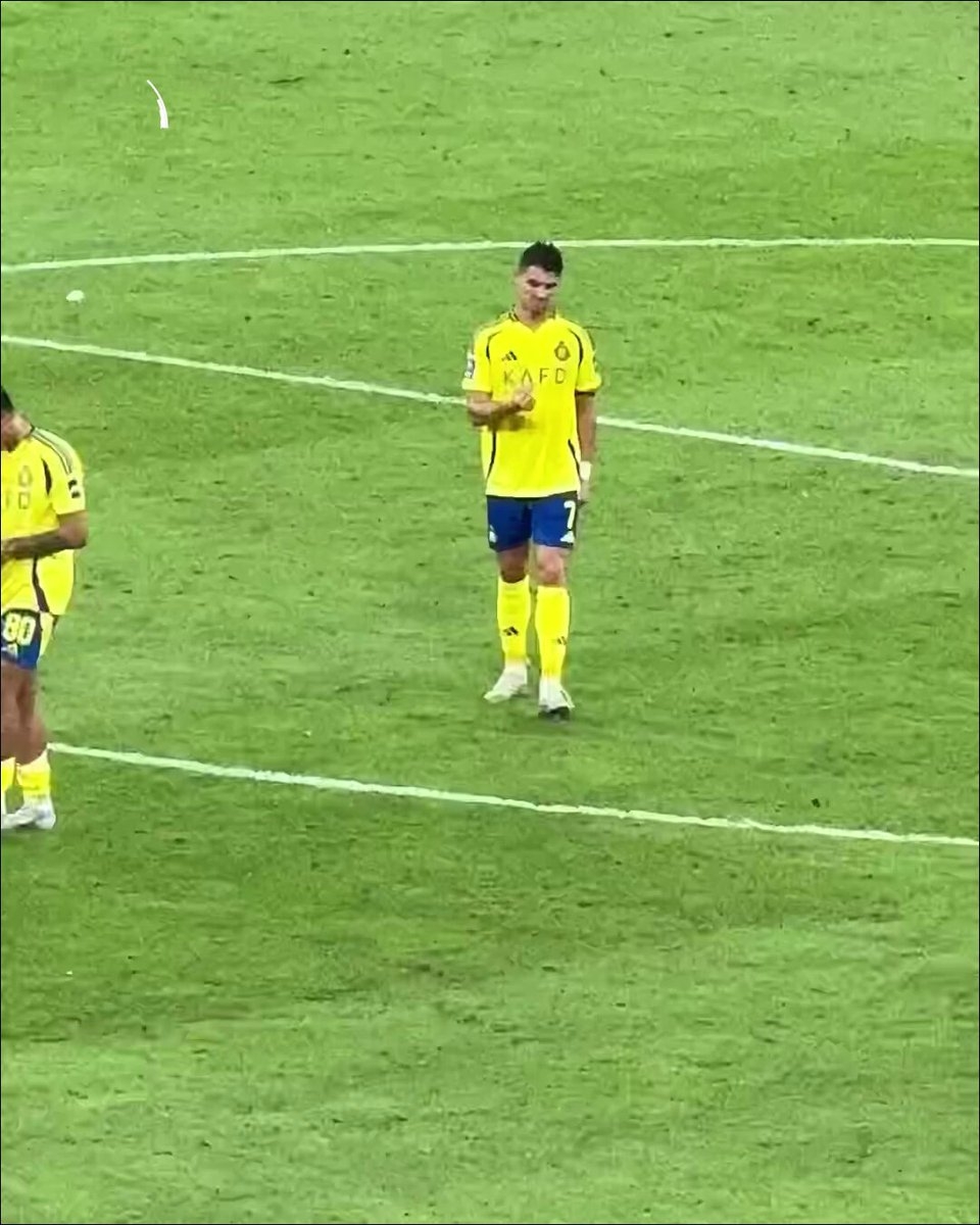 لا يصدق ما حدث. كريستيانو رونالدو يتحدث مع نفسه بعد خروج النصر من الآسيوية !! #دوري_أبطال_آسيا_للنخبة #النصر_كاواساكي