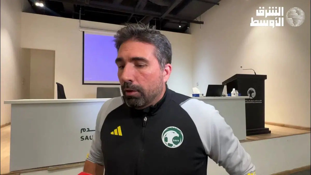 مانويل نافارو رئيس لجنة الحكام خلال حديثه ل«الشرق الأوسط»:- لم أتخذ أي قرار إتجاه حكم مباراة #الهلال والقادسية لأنه حكم أجنبي ولكن تم إخطار الاتحاد الذي ينتمي له الحكم والاتحاد القاري بالأخطاء التي ارتكبها وأنا لا أستطيع معاقبته لأنه حكم دولي